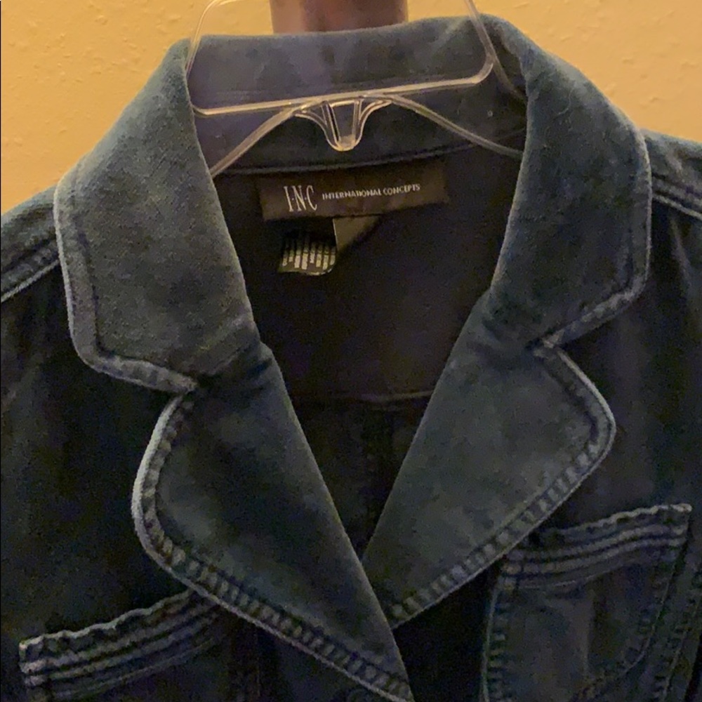 Jacket - Picture 3 of 4